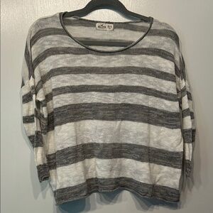 Hollister Y2K Gray and White Knit Sweater